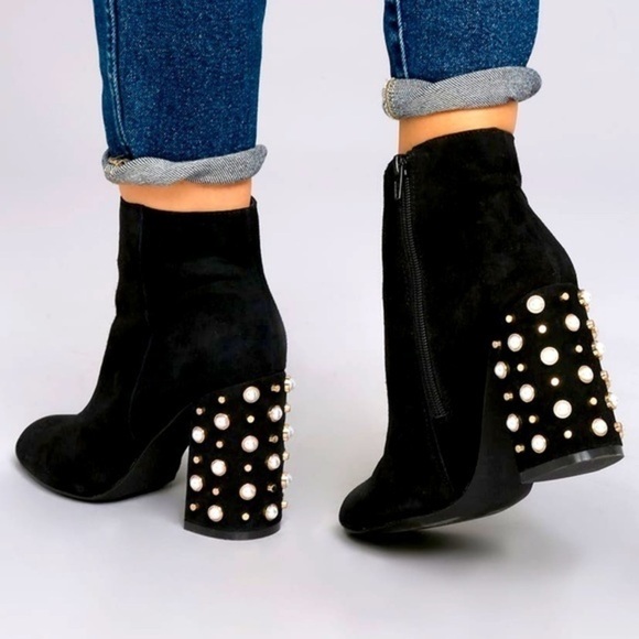 Steve Madden limited ed.Black Sued Yevette Jeweled with pearls heel ankle boots - Picture 2 of 13